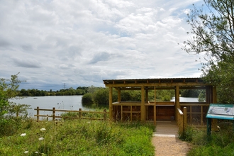 Wheelchair-accessible bird hide at Besthorpe